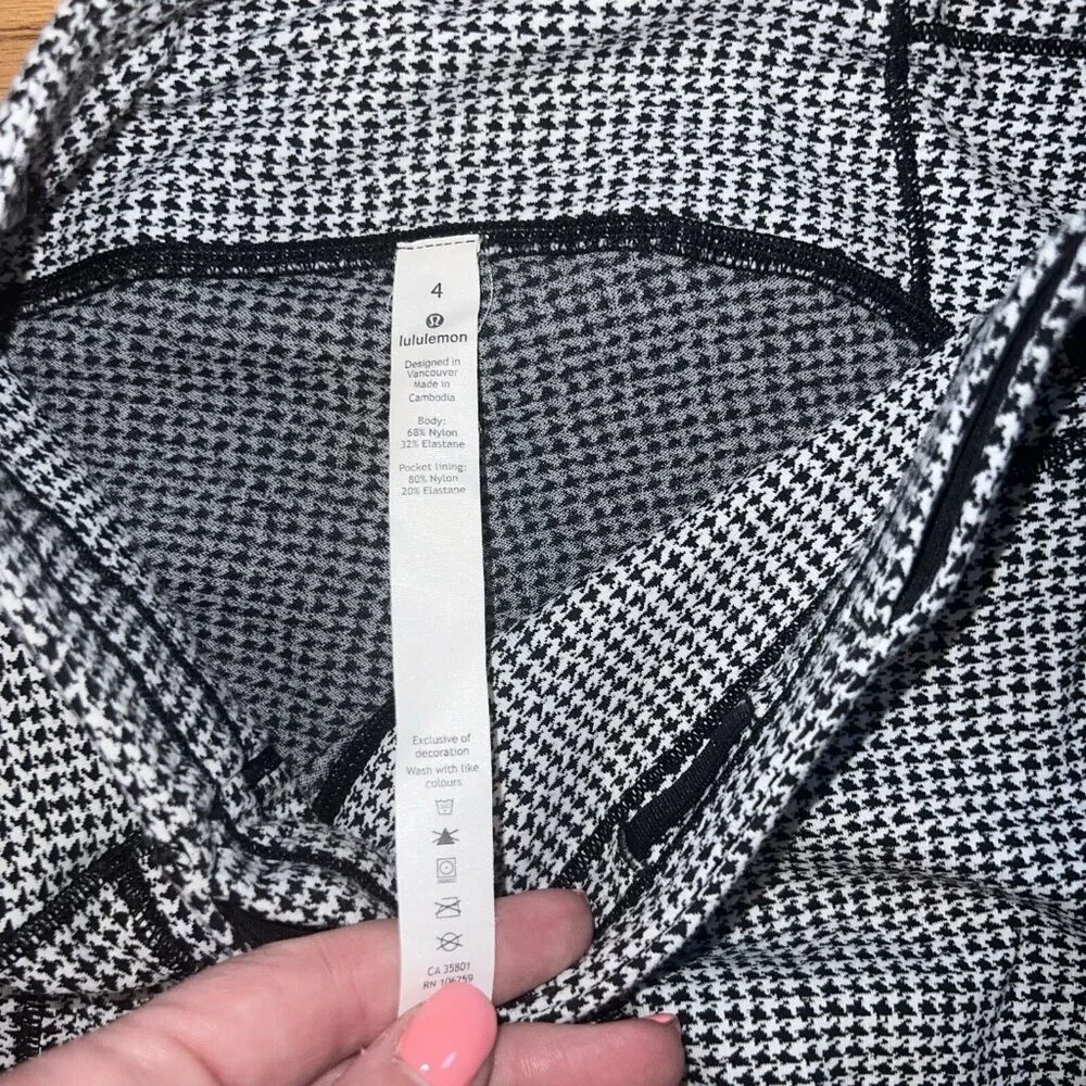 Lululemon - Speed Up Tight - Teeny Tooth White Black -‎ 4